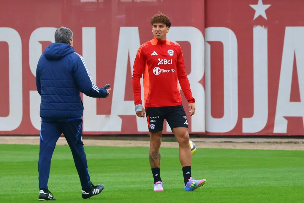 Igor Lichnovsky será titular ante Bolivia. Foto: Jonnathan Oyarzun/Photosport