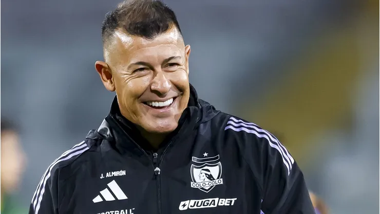 Jorge Almirón prepara el partido de Colo Colo ante Iquique.
