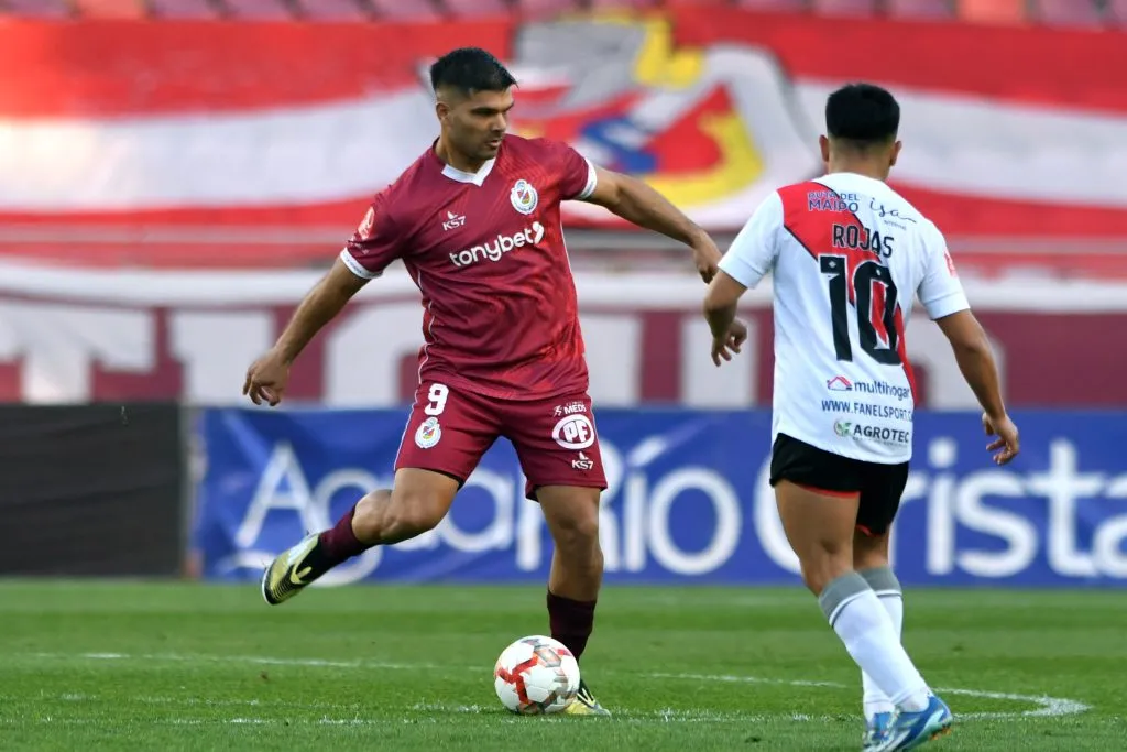 Diego Rojas es uno de los buenos elementos de Curicó Unido en las últimas temporadas. Foto: Alejandro Pizarro Ubilla/Photosport