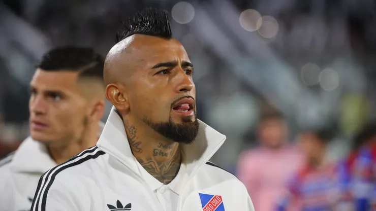 Arturo Vidal sabe que su contrato se puede renovar automáticamente con Colo Colo.