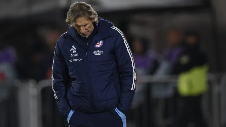 Ricardo Gareca recibe críticas de todos lados.