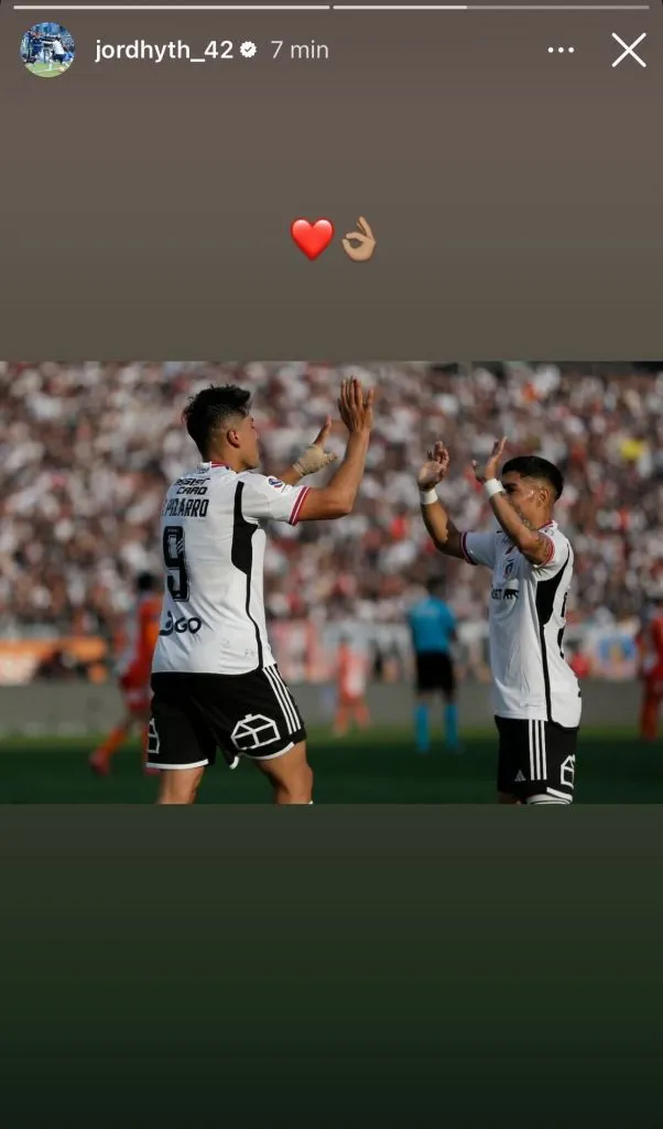 Jordhy Thompson dejó una imagen junto a Damián Pizarro luego que Chile se quedara sin Mundial. Foto: Instagram.