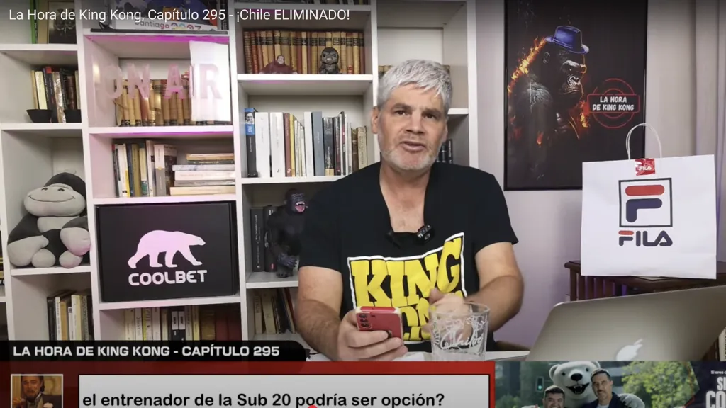 Juan Cristóbal Guarello habló en su guerra con Maks Cárdenas.