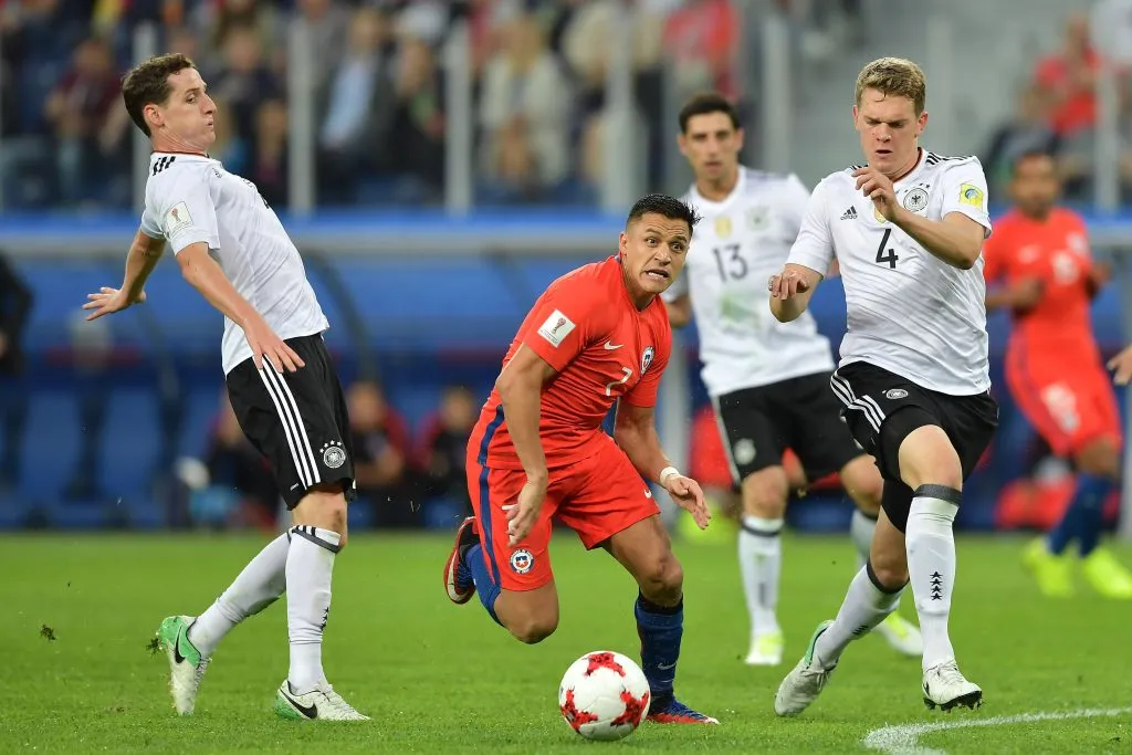 Alexis Sánchez en acción contra Alemania en la final de la Copa Confederaciones. (Mexsport/Photosport).