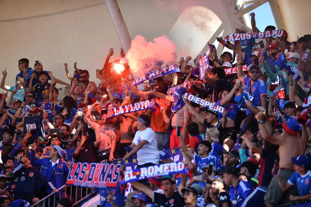 2 mil hinchas de la U podrán estar en Coquimbo. Foto: Alejandro Pizarro Ubilla/Photosport