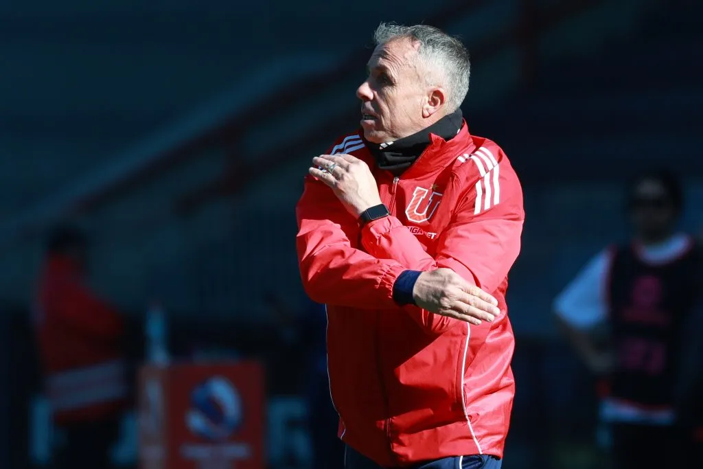 Letelier no quiere sacarle a Álvarez a Universidad de Chile. (Eduardo Fortes/Photosport).