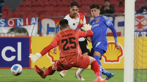 La U reclamó: le cobran offside inexistente al Chuncho contra Curicó por Copa Chile.