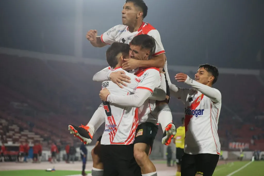Curicó Unido se hizo gigante ante la U. Imagen: Photosport