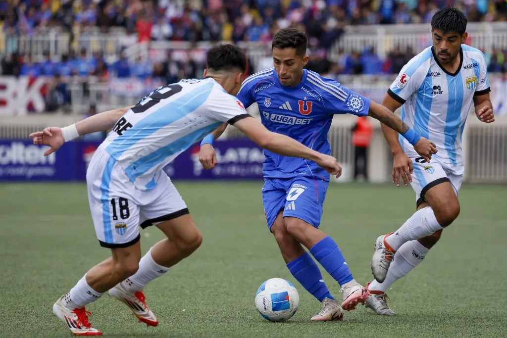 Lucas Assadi apenas suma 312 minutos en esta temporada 2025 con Universidad de Chile. | Foto: Photosport.