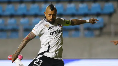 Vidal desperdicia el que pudo ser el 0-1 de Colo Colo contra Iquique.