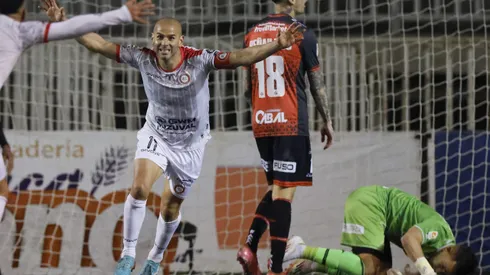 Sáez le dio el triunfo a Calera sobre Deportes Limache.