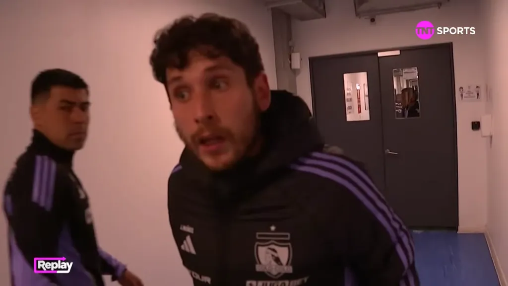 TNT Sports emitió un comunicado por la actitud de un funcionario de Colo Colo durante la pelea de Vidal y De Paul, en un lugar habilitado para grabar.