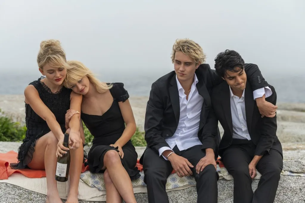 Emily Alyn Lind, Esther McGregor, Joseph Zada y Shubham Maheshwari interpretan a los ‘mentirosos’.