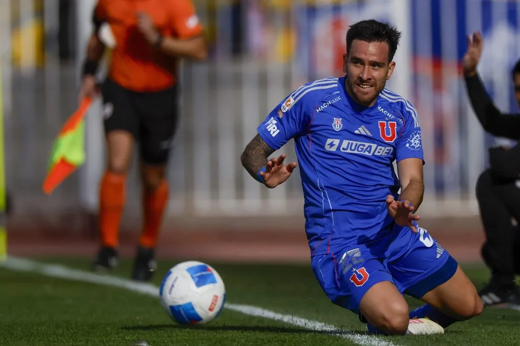 Matías Zaldivia pone el pecho a las balas por el momento que pasa Universidad de Chile en la Liga de Primera. Foto: Andres Pina/Photosport.