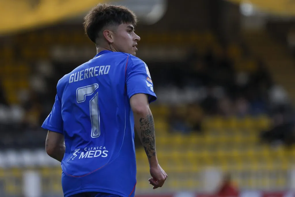 Maximiliano Guerrero podría perderse más de un par de partidos si es que el Tribunal de Disciplina de la ANFP decide actuar de oficia. Ojo, que Universidad de Chile ya suma varias bajas por estas semanas. | Foto: Photosport.