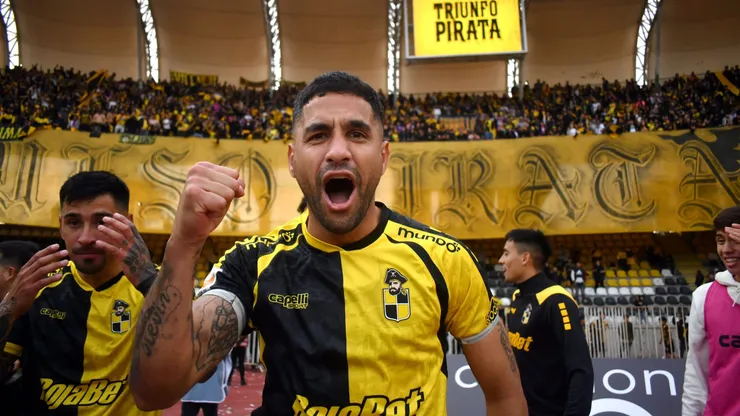 Manuel Fernández anotó el gol del triunfo de los Piratas ante U de Chile