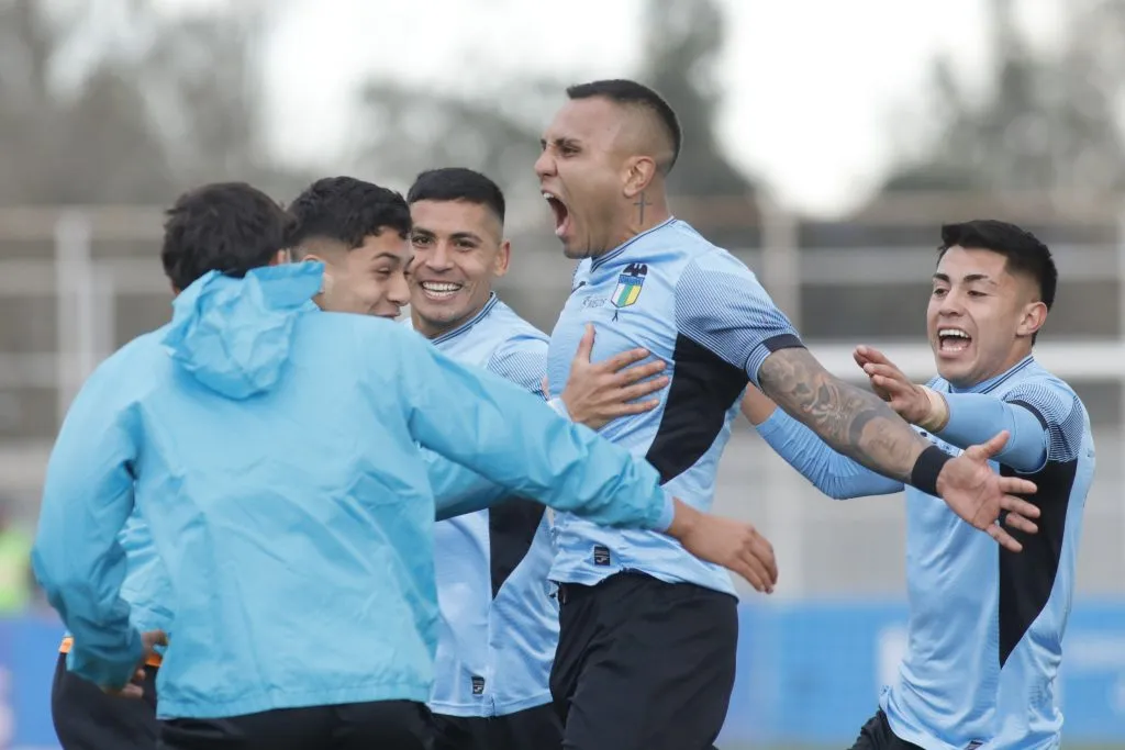 Así celebró Juan Leiva su golazo ante O’Higgins. (Jorge Loyola/Photosport).