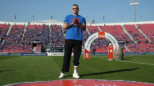 Cristóbal Campos brinda una emotiva conferencia de prensa donde habla de salud mental y superación.