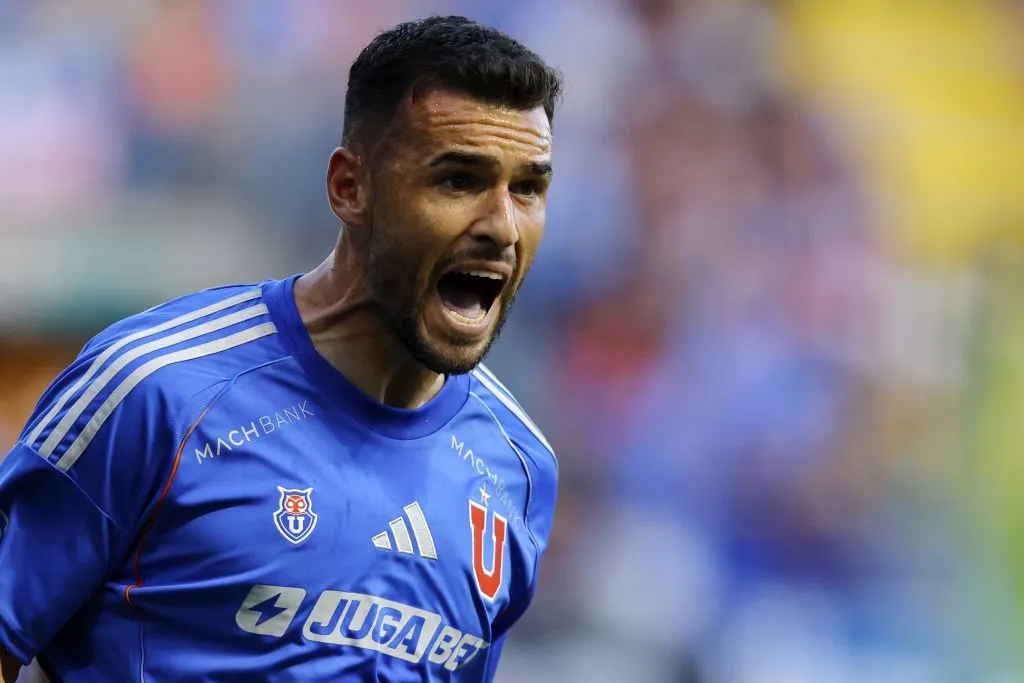 Fabricio Formiliano le marcó a Deportes Recoleta en Copa Chile | Photosport