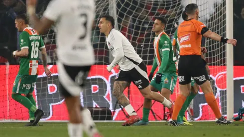 Colo Colo ganó con doblete de Javier Correa.