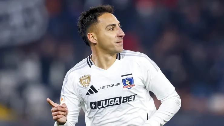 Javier Correa feliz en Colo Colo tras su doblete contra Cobresal.