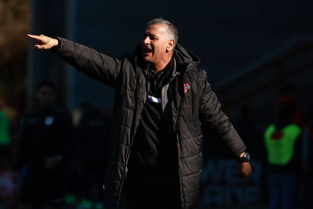 Ronald Fuentes descarta a Assadi para Ñublense. Foto: Eduardo Fortes/Photosport