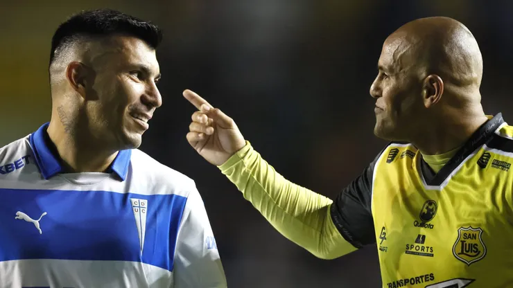 Humberto Suazo vive su última temporada en el fútbol profesional.