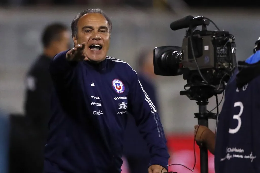 Guarello echa al agua a Lasarte: veía videos en YouTube en vez de trabajar en la selección chilena. Así y todo Gareca era más flojo y el Toto Berizzo más profesional.