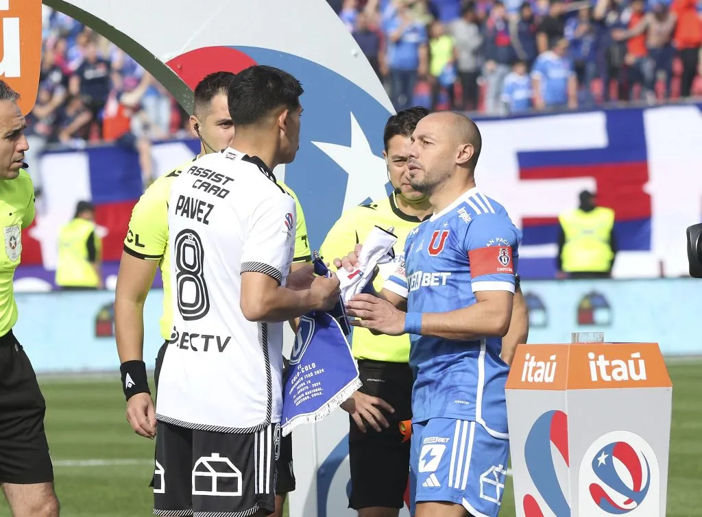 Colo Colo y U de Chile todavía no pueden jugar la Supercopa 2025. Foto: Marco Muga / Sifup.