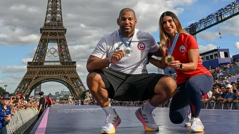 Francisca Crovetto y Yasmani Acosta fueron invitados por París 2024 al “Parque de Campeones”.