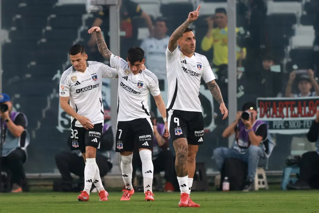 Javier Correa aplaudió a Francisco Marchant por su irrupción en Colo Colo. Foto: Photosport.