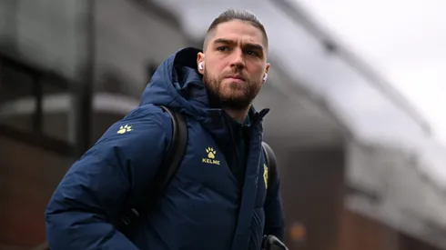 El jugador chileno anunció su salida del Watford.