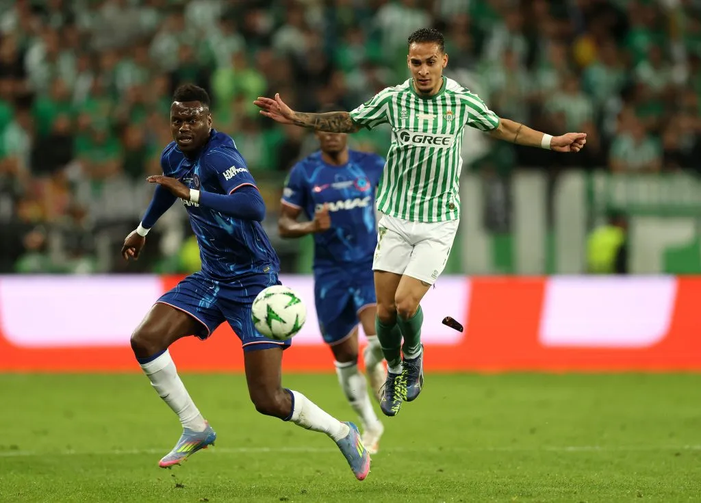 Antony está dispuesto a todo para seguir en el Real Betis y marcharse del Manchester United. Foto: Richard Heathcote/Getty Images.