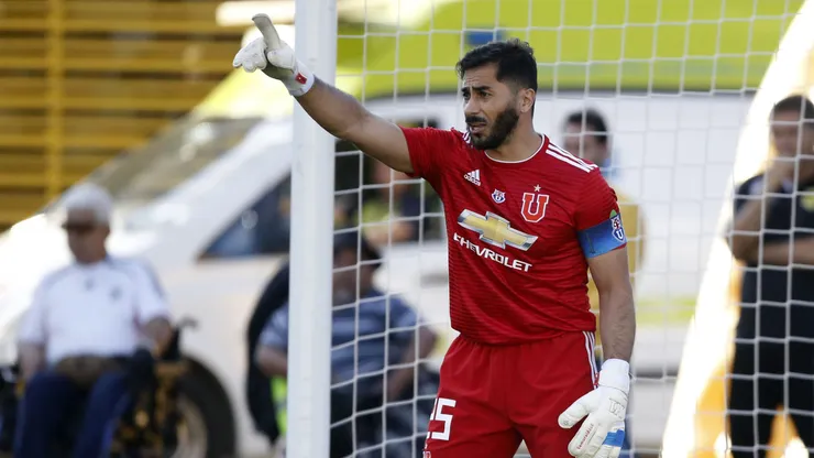 Johnny Herrera está preocupado por U. de Chile.