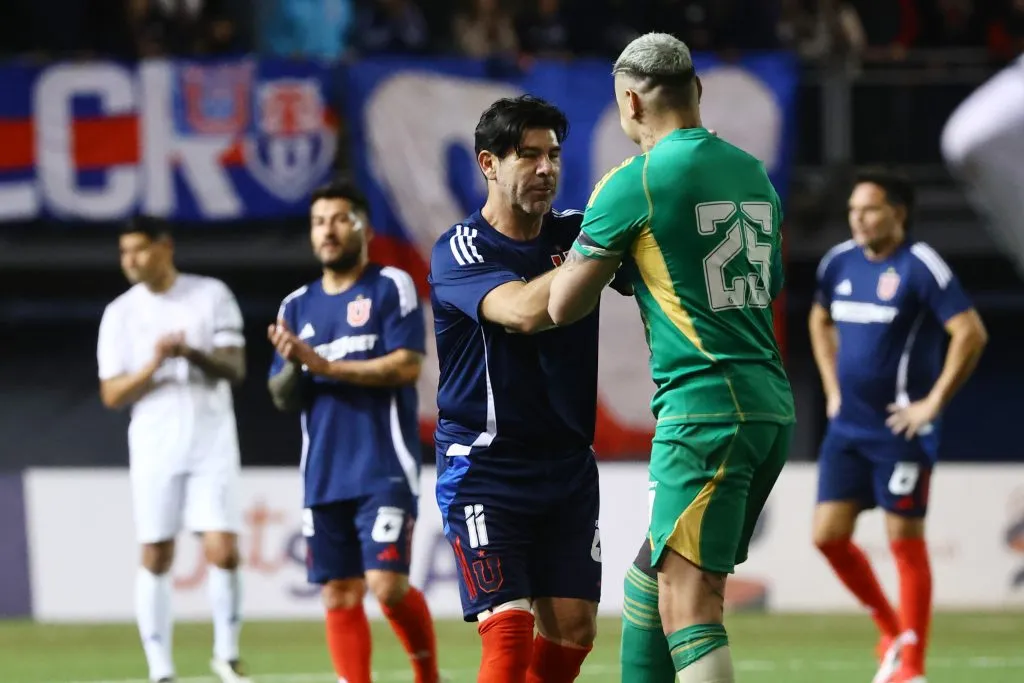 Marcelo Salas y Cristóbal Campos en el amistoso benéfico. Imagen: Photosport