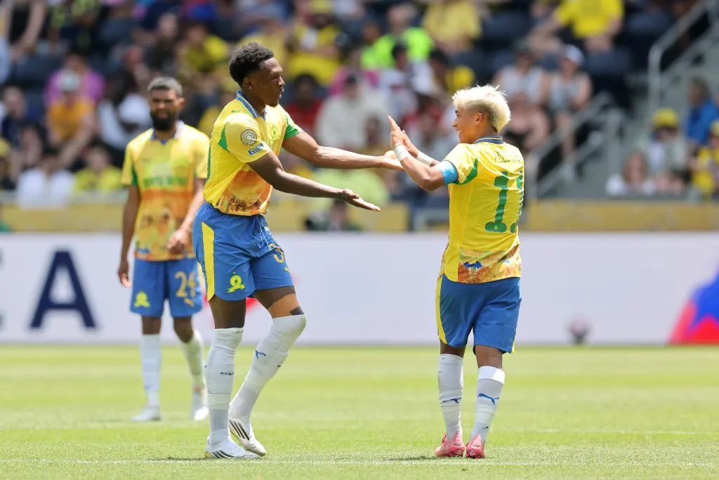 Marcelo Allende fue capitán y lideró al Mamelodi Sundowns ante Borussia Dortmund en el Mundial de Clubes. Foto: Getty Images.