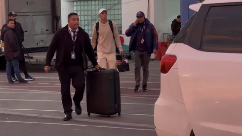 Rodrigo Contreras fue uno que llevó hasta la maleta al estadio.