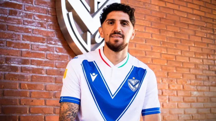 Diego Valdés tiene contrato en Argentina, pero lo seducen desde México