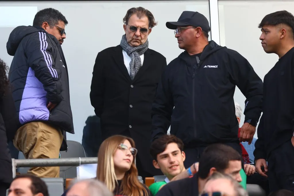 Aníbal Mosa dio varios detalles en torno a las movidas albas en el mercado. (Jonnathan Oyarzun/Photosport).