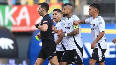 Vidal recibió una doble tarjeta amarilla en apenas pocos segundos.