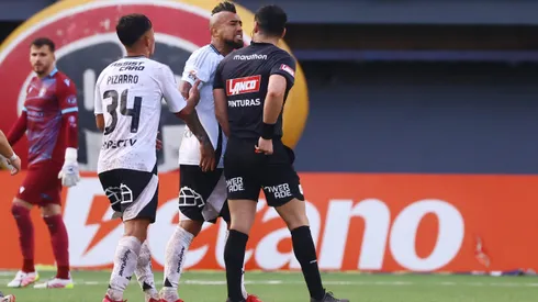 Arturo Vidal fue expulsado en Colo Colo.