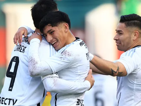 Los dos compañeros que felicitaron a Marchant por su primer gol