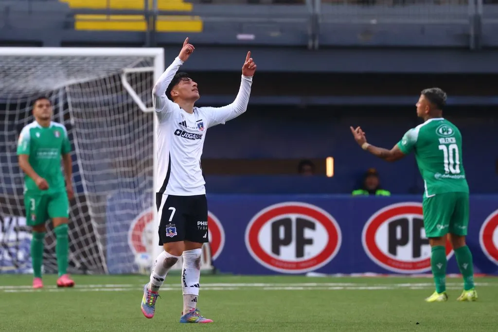Francisco Marchant marcó su primer gol como profesional, le cambió la cara a Colo Colo y Arturo Vidal lo pidió en la Sub 20, aunque Jorge Almirón le puso freno. Foto: Photosport.