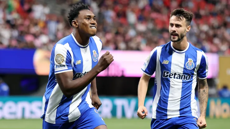 Samu, el delantero español de Porto, celebra su tanto de penal ante Inter Miami en la fecha 2 del Mundial de Clubes.