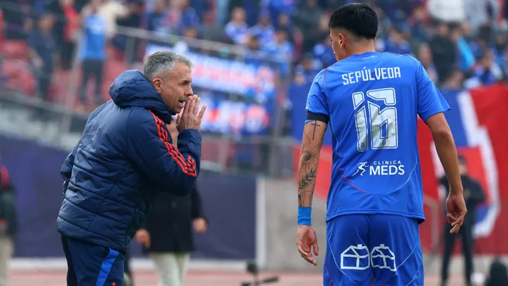La U puede perder a sus dos jugadores de las bandas.