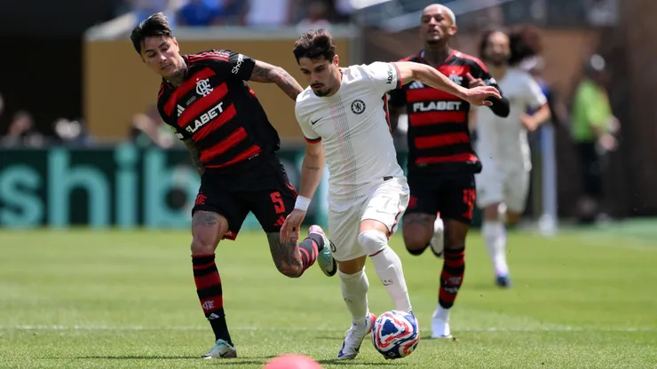 Erick Pulgar, pieza clave en el mediocampo de Flamengo, en el partido contra Chelsea.