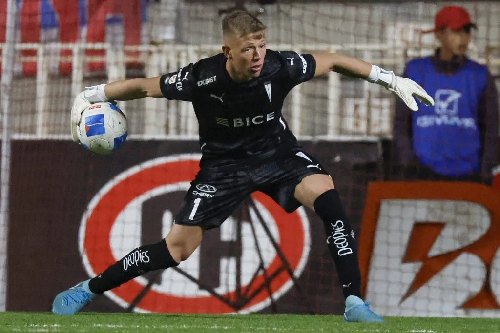 Vicente Bernedo será el arquero de Universidad Católica para el segundo semestre. | Foto: Photosport.