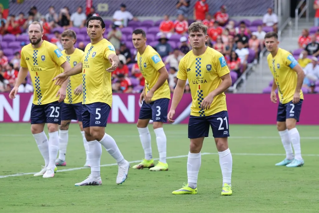 La plantilla anual del Auckland City gana anualmente solo 7 millones de pesos más que un sueldo mensual de Arturo Vidal. (Foto: Alex Grimm/Getty Images)
