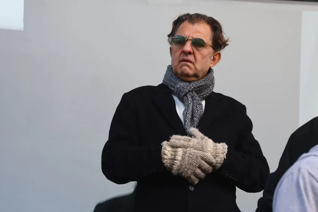 Arropado: así tiene que ir Aníbal Mosa a la Junta de Accionistas | Photosport