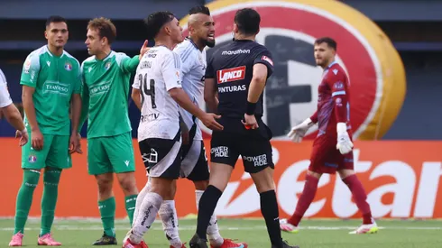 Arturo Vidal vio la doble cartulina y fue expulsado en el duelo ante Audax Italiano.